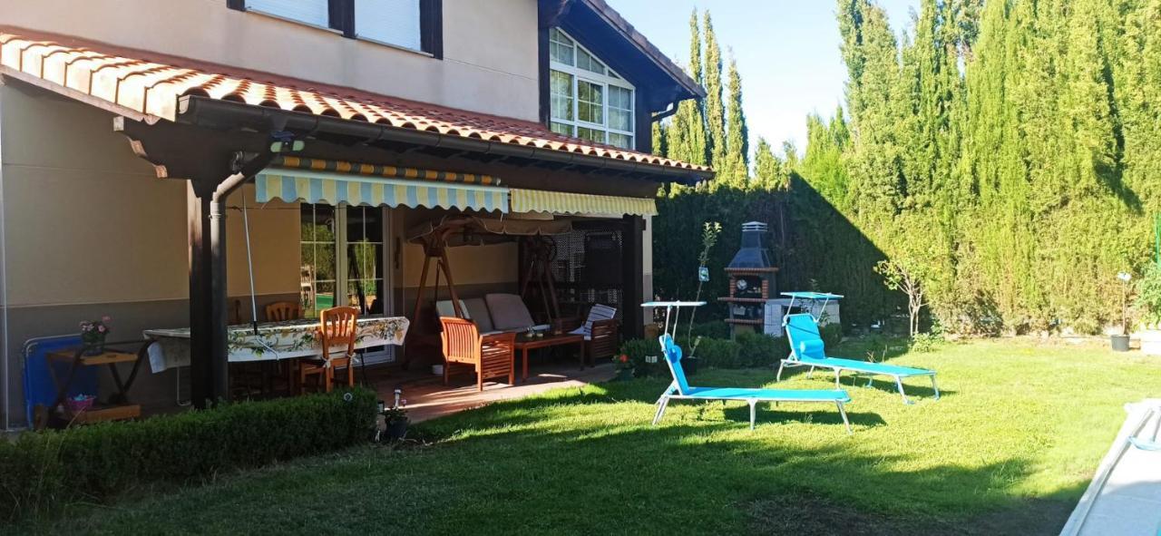 Villa Vivienda El Olivo con piscina privada y jardín. Ayegui Exterior foto